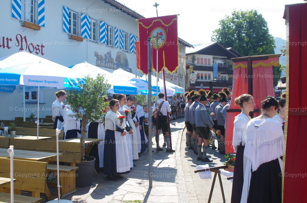 IMGP3922 | fotografiert von Axel PollmannLeonhardi Wallfahrt Benediktbeuern und Murnau, Fronleichnam, Fasching, Landschaft im Loisachtal und Benediktbeuern  - Realisiert mit Pictrs.com