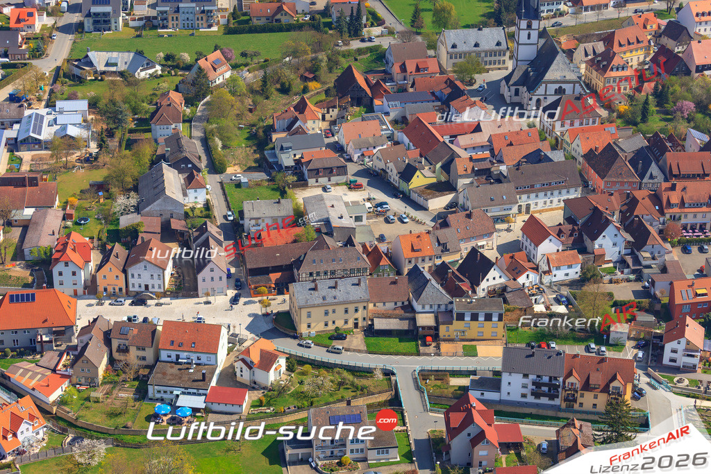 Die Luftaufnahme der Stadt Staffelstein wurde 2017 vom Flugzeug heraus erstellt ( keine Drohne )- hohe Auflösung für beste Qualität