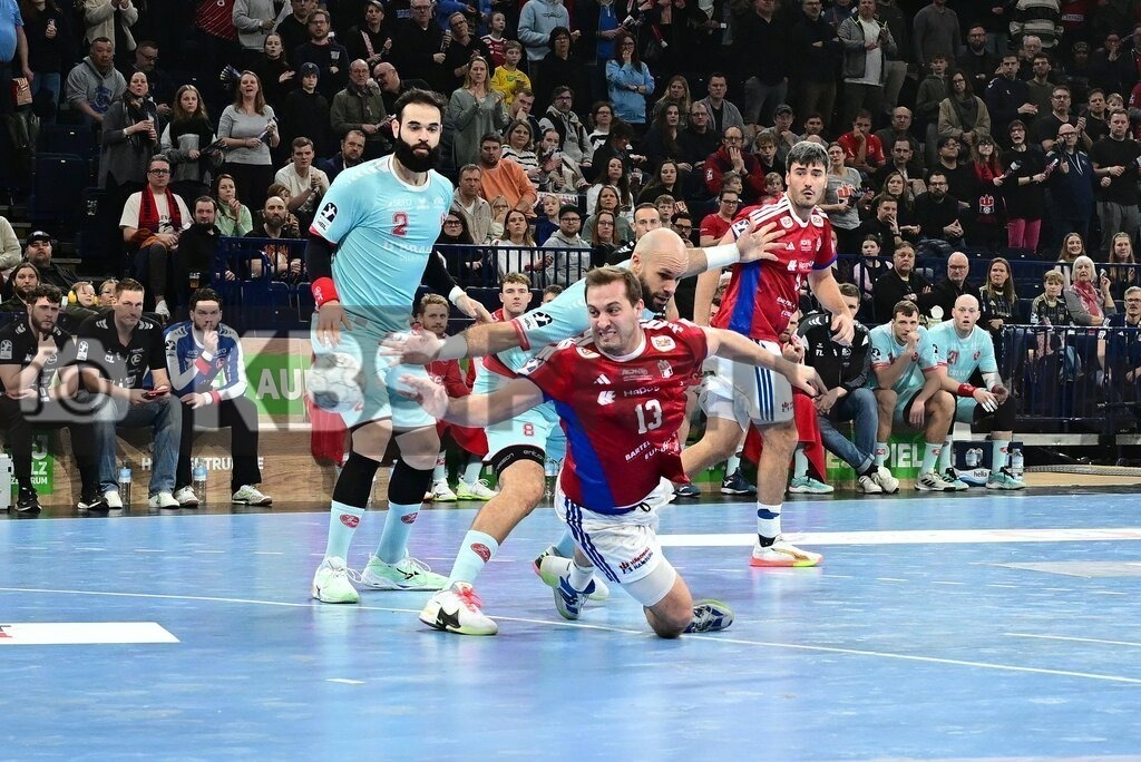 KBS Picture_HSVH-Melsungen_005 | v.v. Weller Niklas (HSV Hamburg) , Sipos Adrian (MT Melsungen) ,Sportarena :  Barclays Arena Hamburg, - Realisiert mit Pictrs.com