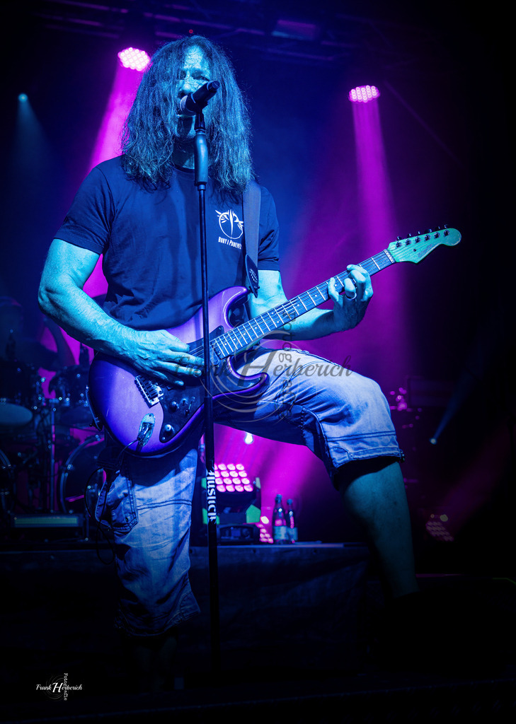 Justice 23.12.2025 | Frank Herberich Fotografie, Frank Herberich, Fotografie, Hochzeit, Portrait, St. Peter Ording, Ording, Westerhever, Nordsee, Frank Fotografie, Hardheim,  Odenwald,Walldürn, Band,Eventfotografie - Realisiert mit Pictrs.com