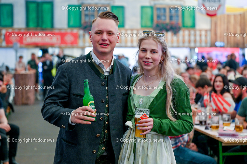 Urfahraner Jahrmarkt_ 1.Mai Kundgebung FPOE_ 01.05.2025-15 | 01.05.2025, Urfahraner Jahrmarkt, AUT, 1.Mai Kundgebung FPOE, im Bild Besucher im Bierzelt der 1.Mai Kundgebung FPOE