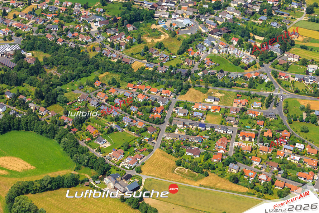 Die Luftaufnahme der Stadt Wunsiedel wurde vom UL-Flugzeug heraus erstellt ( keine Drohne )- hohe Auflösung für beste Qualität