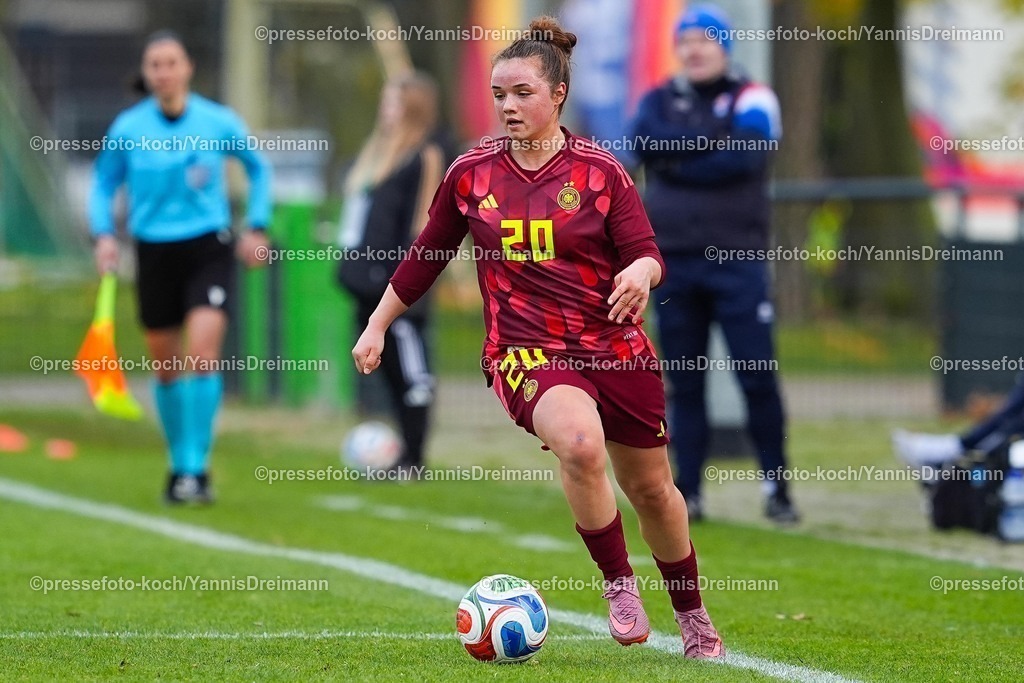 xYDRx29112501099 | 29.11.2025, xydrx, Fußball, Länderspiel, EM-Qualifikation U19-Frauen, Deutschland - Färöer, Sportschule Wedau: Amy Wrigge (GER #20)DFB regulations prohibit any use of photographs as image sequences and or quasi-video.Photo: xYannisxDreimannxPressefotokochx
