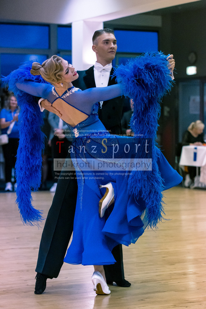 20250906_LM_By_HGR-S-Std_7229 | Tanzsportbilder, Standardtanz, Lateintanz, WDSF, DTV, LTVB, dancecomp, goc, hessen tanzt, blaues band der spree, walzer, tango, wiener walzer, slowfox, quickstepp, samba, rumba, cha-cha-cha, paso doble. jive, hd-kroft photography, turniertanzsport