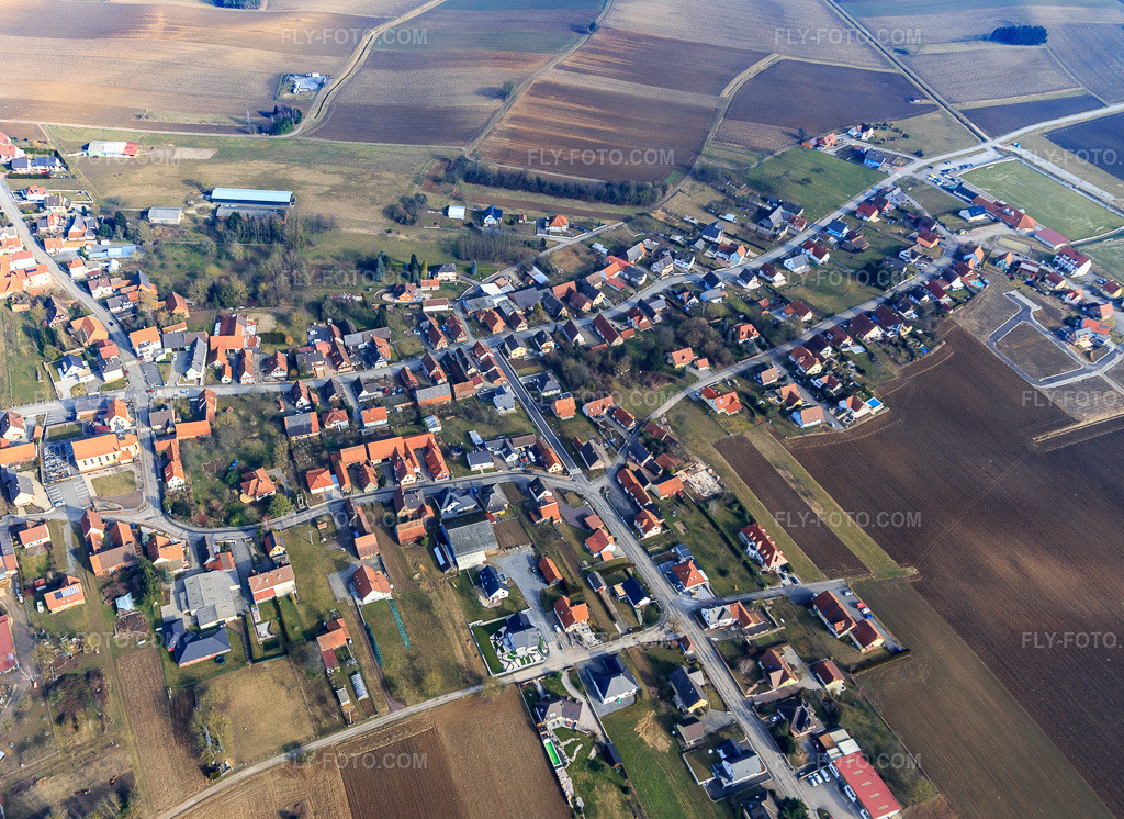 Aerial view: View of the town from the south in Oberlauterbach in the state Bas-Rhin, France.Photo: IMG_096919.jpg taken on 02/19/2017 by Werner Riehm/FLY-FOTO.comResolution of the original: 4637 x 3379 px