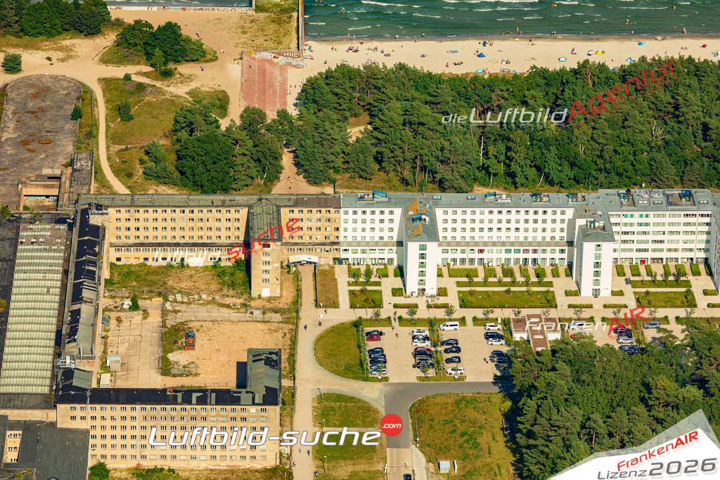 Seebad Prora Binz Bild- Das Luftbild wurde 2025 vom UL-Flugzeug heraus erstellt ( keine Drohne bzw. Drohnenaufnahme ) - Hochauflösende Luftaufnahme -Nicht vergleichbar mit Google Maps oder Satelittenbilder- Die Geschenkidee !Mit Lizenz und Bildrechte bestellbar - CC