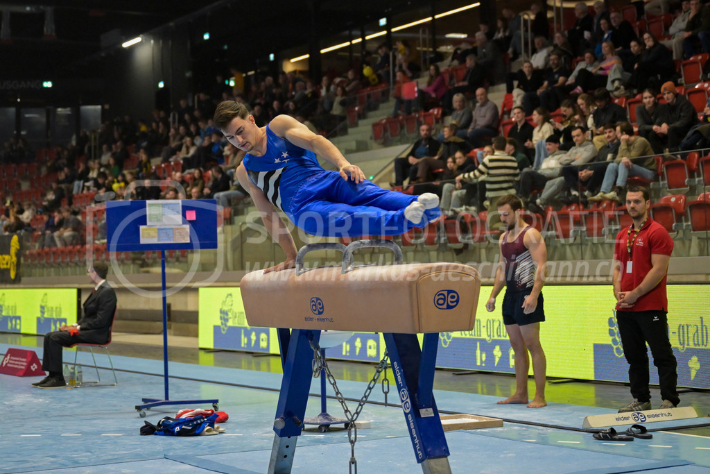Schweizer Meisterschaften Kunstturnen Mannschaften Männer (A) - 22. November 2025 | Schweizer Meisterschaften Kunstturnen Mannschaften Männer (A)AXA Arena, WinterthurBild: Sportfotografie Markus Aeschimann | www.markus-aeschimann.ch - Realisiert mit Pictrs.com