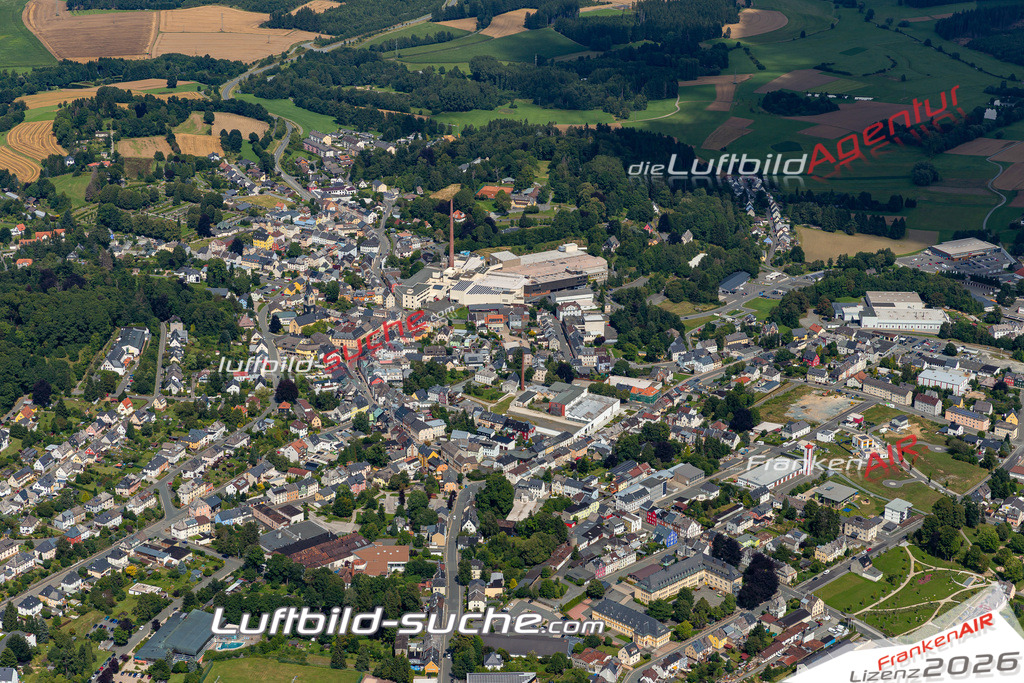 Aktuelles Luftbild von  Helmbrechts Kauf mit Lizenz / Bildrechten möglich- Die Luftaufnahme wurde 2021 mittels UL-Flugzeug erstellt ( keine Drohne ) - hochauflösende Kamera-Systeme von  Canon -Beste Qualität - Für grossformatige Ausdrucke geeignet. Die Geschenkidee !