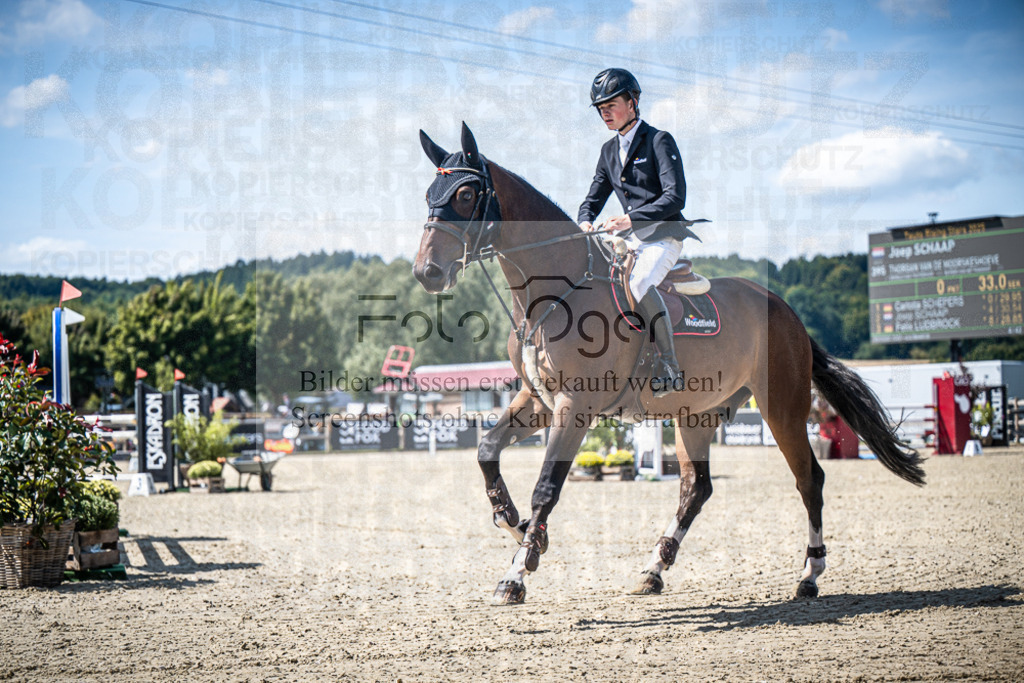 DOS_3263 | Entdecke hochwertige Reitturnierfotos von Foto Oger. Professionell, emotional und authentisch – jetzt Lieblingsmomente im Shop bestellen.Deutschlandweite Turnierfotografie. - Realisiert mit Pictrs.com