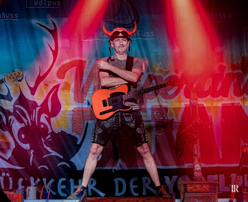 47ce757980534046aa385c2c54660ad5 | traudl_s_fotos