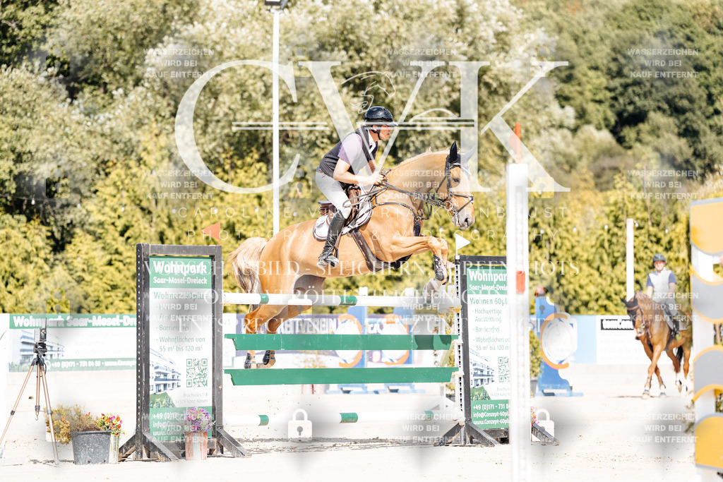 CK908959 | Turnierfotografie Pferdefotografie Trier Rheinland-Pfalz Pferdesport Reitsport Tierfotografie Sportfotografie Pferdevideo Pferdevideografie Equestrianvideography equestrianphotography  - Realisiert mit Pictrs.com