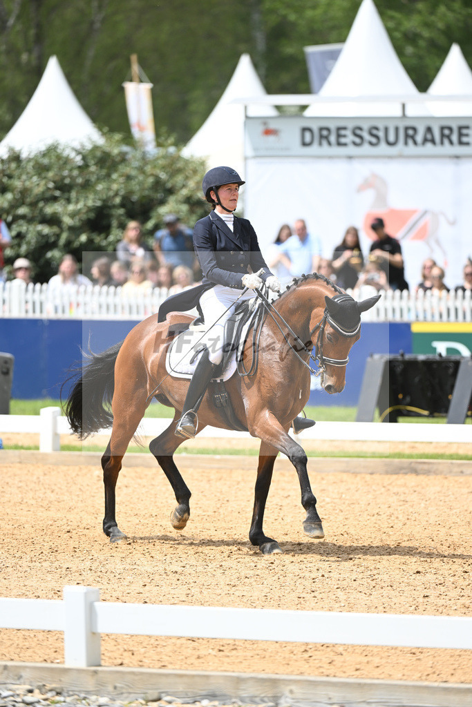 Diehl-Schmid_Sommeliere_11233681 | hf-fotografie - Realisiert mit Pictrs.com