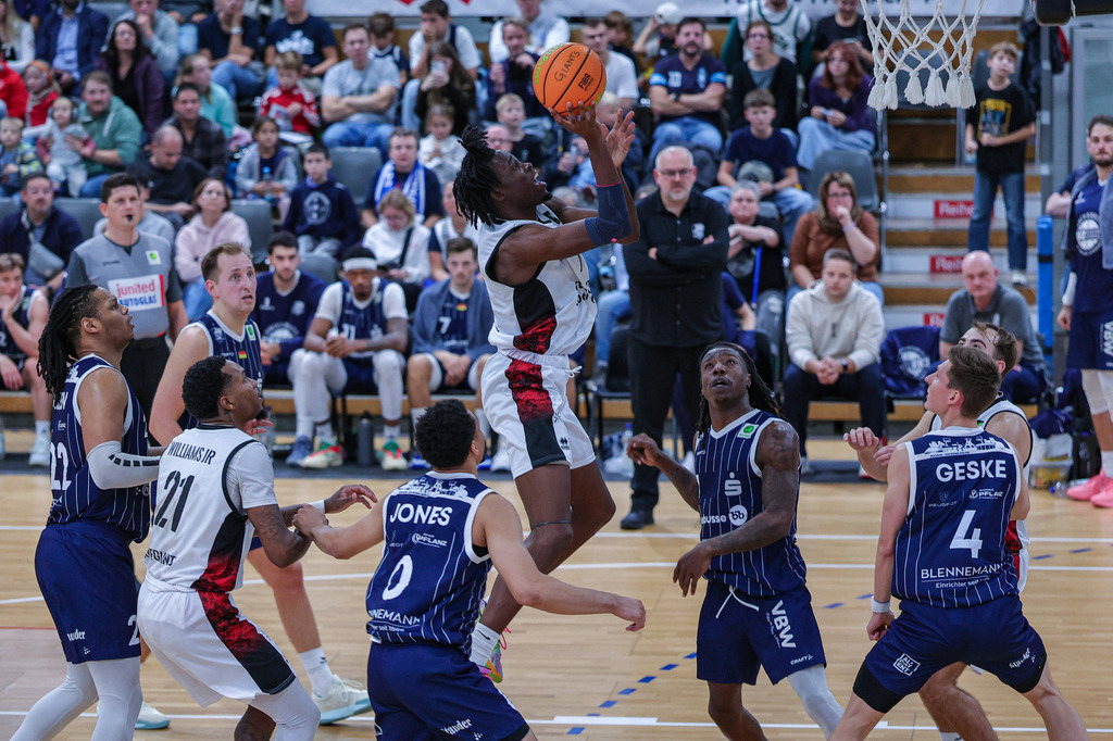 BAYER GIANTS vs VfL Sparkassenstars Bochum-53 | Fotos von Basketballspielen aus dem Raum NRW fotografiert von Gero Mueller-Laschet und Daniel Schaefer - Realisiert mit Pictrs.com