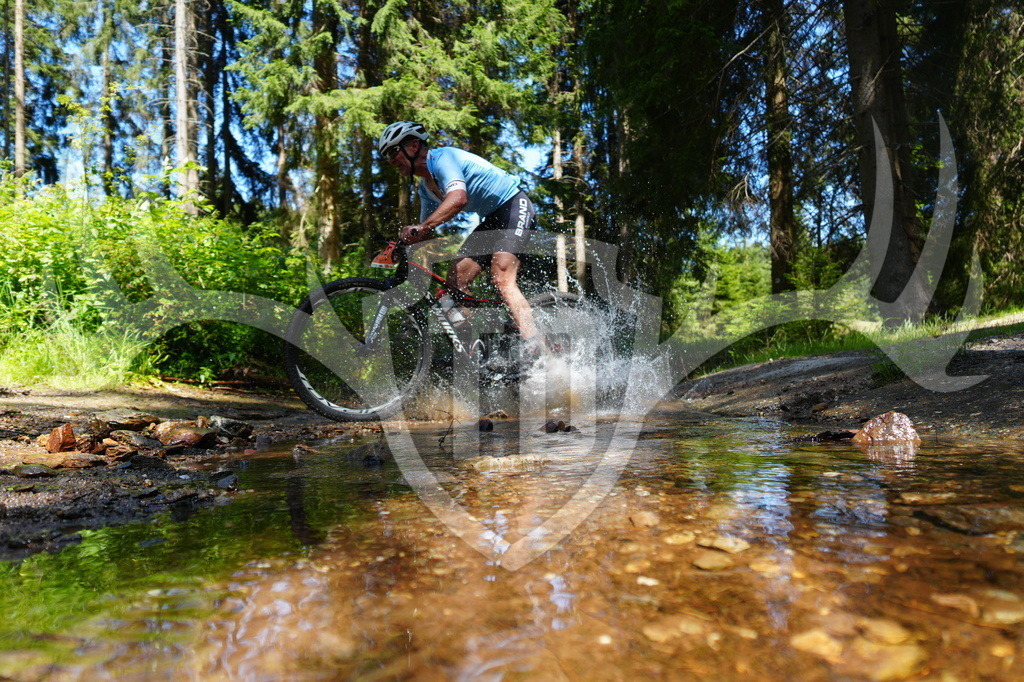 FC605125 | Fotogalerie der Treibjagd im Dunkelwald - Dein MTB Etappenrennen im Erzgebirge - Realisiert mit Pictrs.com