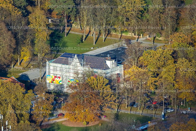 Hamm231101695 | Luftbild, Kurhaus Bad Hamm Baustelle Hausfassaden-Renovierung mit BaugerÃ¼st, umgeben von herbstlichen LaubbÃ¤umen, Mitte, Hamm, Ruhrgebiet, Nordrhein-Westfalen, Deutschland