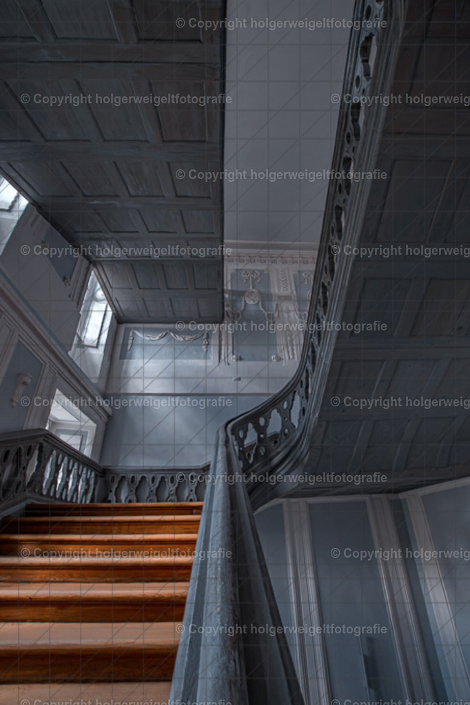 Mainzer Schloss | Treppenhaus - Realisiert mit Pictrs.com