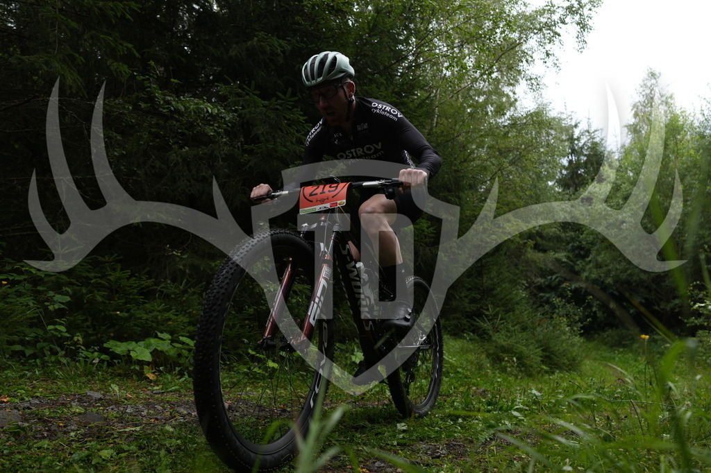A6703429 | Fotogalerie der Treibjagd im Dunkelwald - Dein MTB Etappenrennen im Erzgebirge - Realisiert mit Pictrs.com