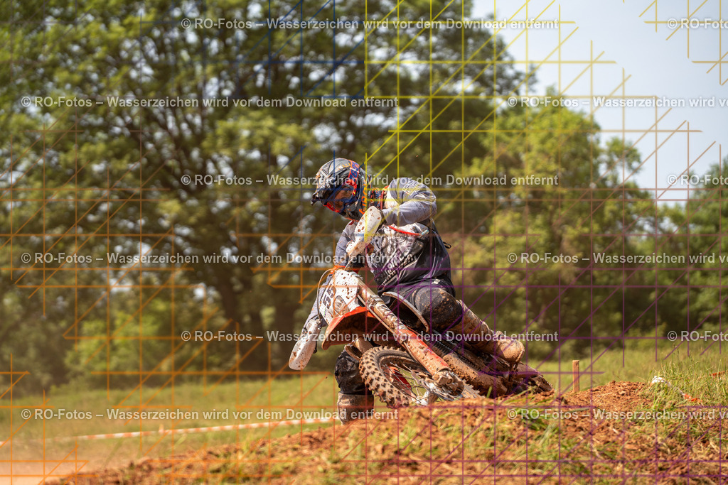 Wolfshausen 5 Lauf -305 | Sportfotografie von RO-Fotos: Motorsport, Motocross, Enduro, Laufveranstaltungen und Triathlon. Professionelle Fotos von Sportlern und Events. - Realisiert mit Pictrs.com