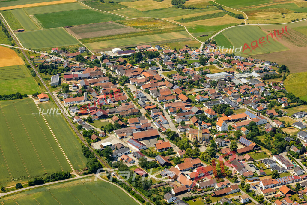 Das Luftbild zeigt : Sallach Geiselhöring - Die Luftaufnahme wurde 2023 vom UL-Flugzeug aus erstellt ( keine Drohne ) - Hochauflösende Luftaufnahme - Für grossformatige Ausdrucke geeignet. Die Geschenkidee !Mit Lizenz und Bildrechte bestellbar