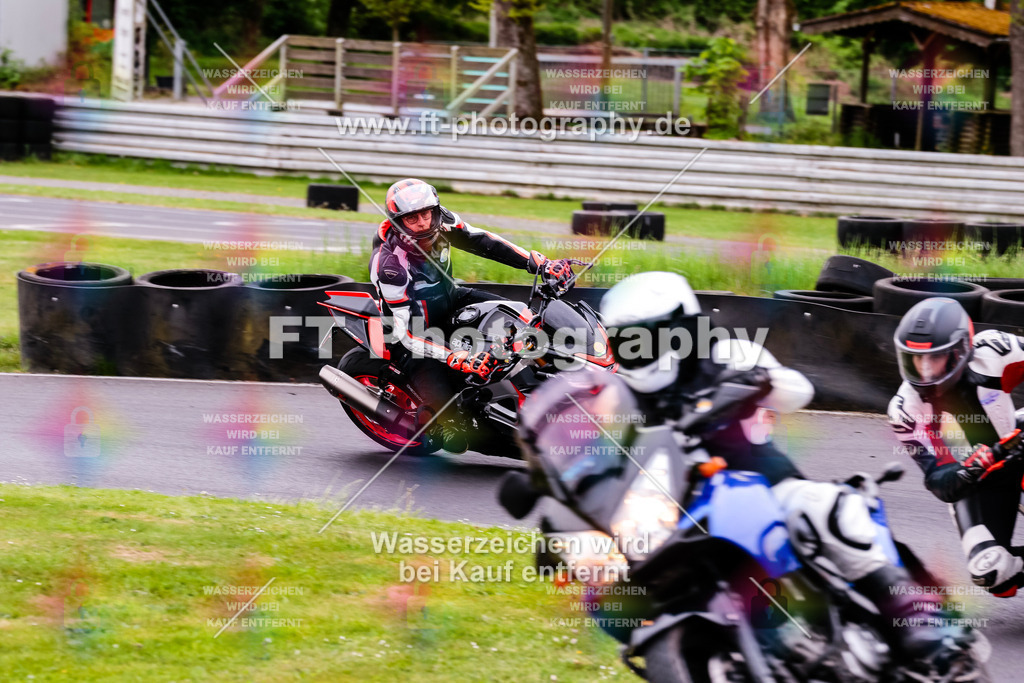 MotoTeamVBK-20421 | Hier findet Ihr Bilder von Touristenfahrten auf der Nürburgring Nordschleife oder von anderen Veranstaltungen die ich besucht habe. Viel Spass beim Durch Schauen 