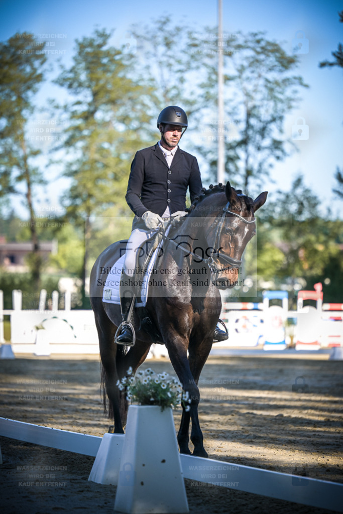 DOS_4149 | Entdecke hochwertige Reitturnierfotos von Foto Oger. Professionell, emotional und authentisch – jetzt Lieblingsmomente im Shop bestellen. - Realisiert mit Pictrs.com