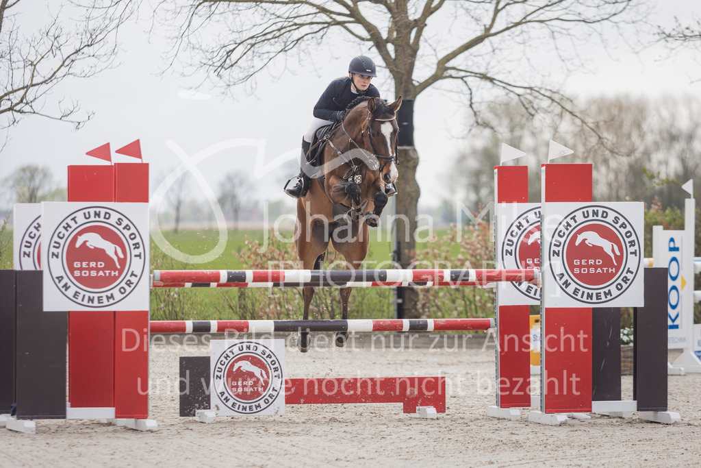 230425_HofSosath_SprPf-M-505 | Deine schönsten Turniermomente als professionelle Fotos! Entdecke hochwertige Pferdesport-Fotografie im Online-Shop. Jetzt Fotos finden & bestellen!