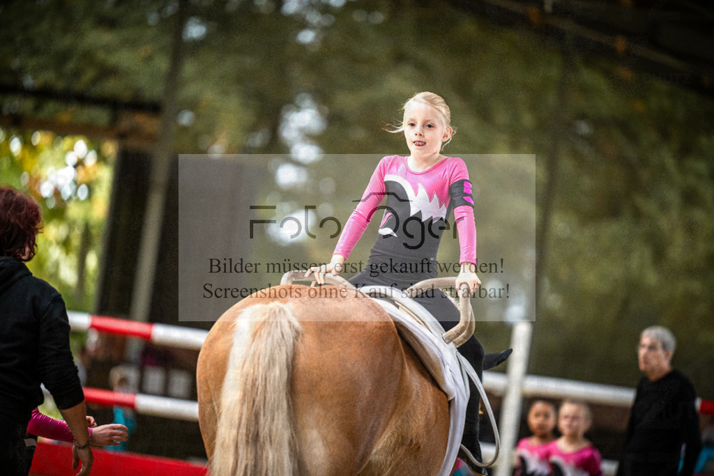 DOS_0183 | Entdecke hochwertige Reitturnierfotos von Foto Oger. Professionell, emotional und authentisch – jetzt Lieblingsmomente im Shop bestellen.Deutschlandweite Turnierfotografie. - Realisiert mit Pictrs.com