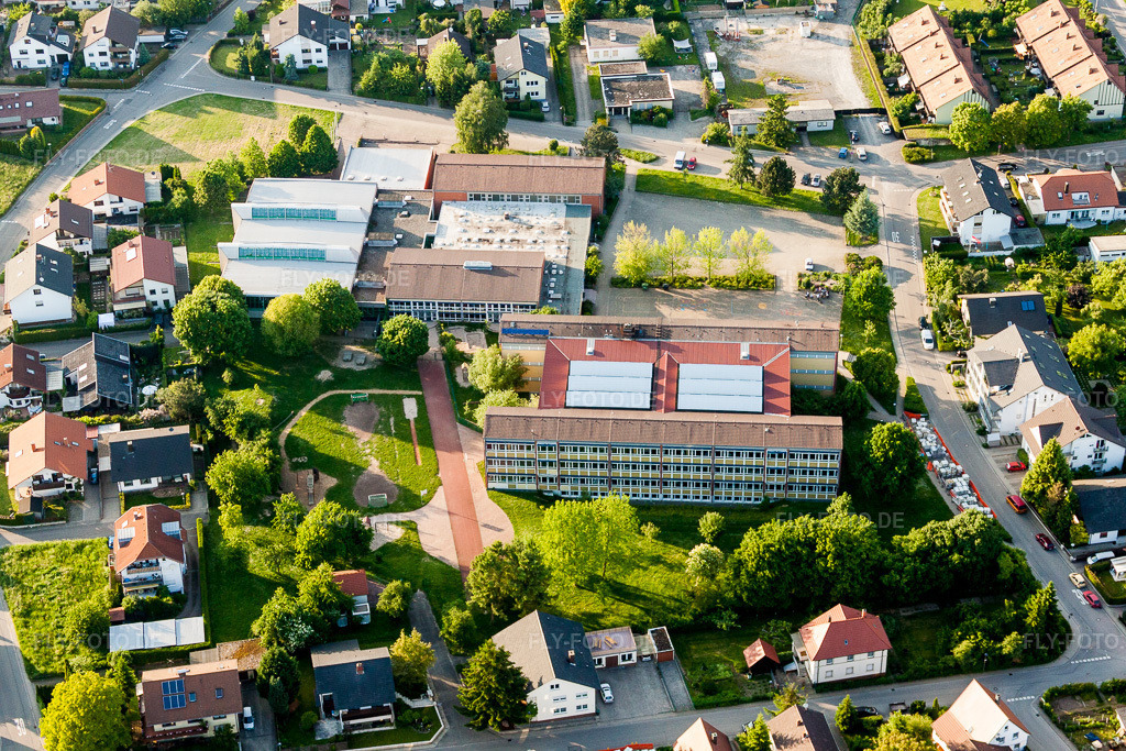 Luftbild: Mannabergschule und Mannaberghalle in Rauenberg im Bundesland Baden-Württemberg in Deutschland. Foto: IMG_27763.jpg vom 24.05.2010 durch Werner Riehm/FLY-FOTO.de
