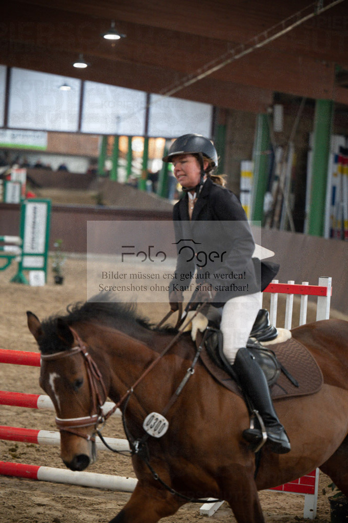 Hallenreittunier Voxtrup 2023 | Entdecke hochwertige Reitturnierfotos von Foto Oger. Professionell, emotional und authentisch – jetzt Lieblingsmomente im Shop bestellen. - Realisiert mit Pictrs.com