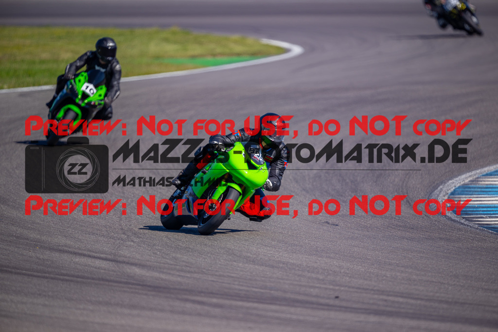 MaZZes-Fotomatrix-20260523-114581 | GRUEN
