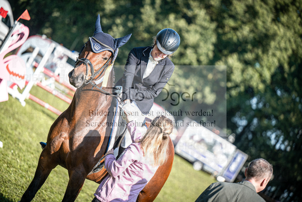 Z63_0025 | Entdecke hochwertige Reitturnierfotos von Foto Oger. Professionell, emotional und authentisch – jetzt Lieblingsmomente im Shop bestellen.Deutschlandweite Turnierfotografie. - Realisiert mit Pictrs.com