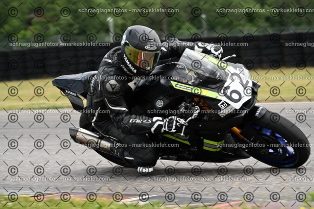 25bt02-0724 | markuskiefer.com - Realisiert mit Pictrs.com