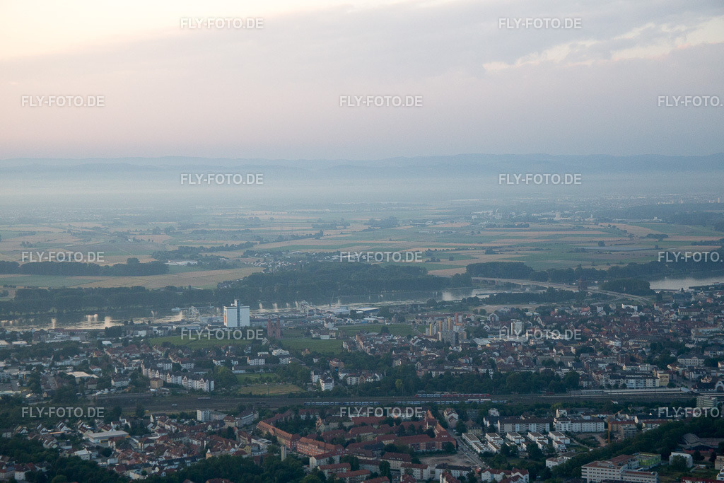 Ortsansicht | Luftbild: Ortsansicht in Worms im Bundesland Rheinland-Pfalz in Deutschland. Foto: IMG_091179.jpg vom 07.07.2016 durch Werner Riehm/FLY-FOTO.de - Realisiert mit Pictrs.com