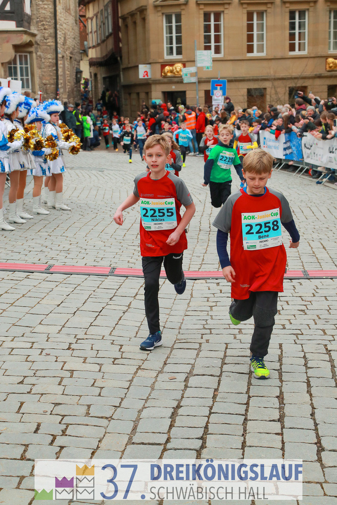 AOK JuniorCup 400m | 3Koenigslauf 2023 - Realisiert mit Pictrs.com