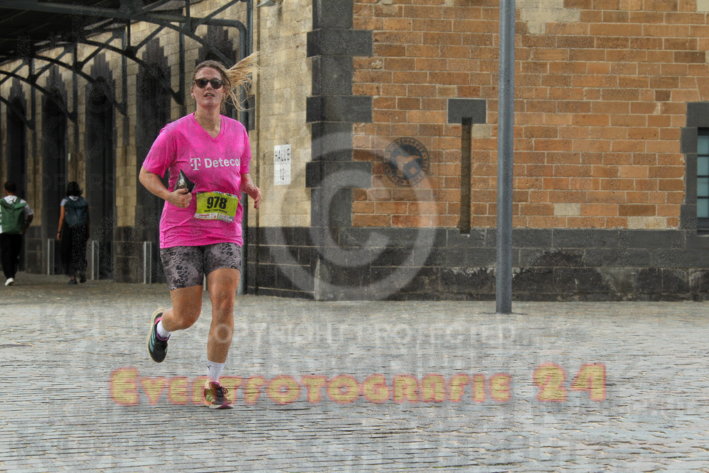 250920_1530_EV4_8983 | Sportfotografie im Rhein-Sieg Kreis, Köln, Bonn, NRW, Rheinland Pfalz, Hessen, etc. Unser Tätigkeitsfeld umfasst den Laufsport vom Volkslauf über den Marathon, Duathlon, Triathon bis zum Ultralauf wie Kölnpfad Ultra oder Schindertrail.