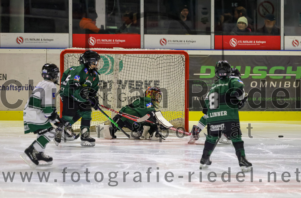 2025-12-14_100_TSV_Erding_gegen_ECDC_Memmingen_Indians | Erding, Deutschland, 14.12.2025:Eishockey, Oberliga Süd 2025 / 2026, 26. Spieltag, TSV Erding gegen ECDC Memmingen Indians, Endergebnis: 1:2Foto: Christian Riedel / fotografie-riedel.net