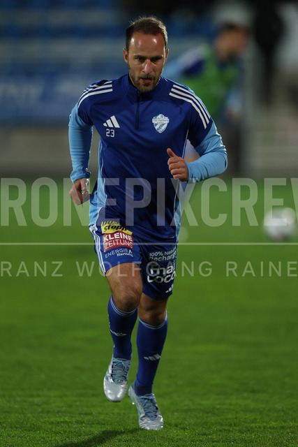 TSV Egger Glas Hartberg vs SV Oberbank Ried – Austrian Bundesliga Match | TSV Egger Glas Hartberg and SV Oberbank Ried. High-intensity match action, tackles, shots on goal, celebrations, fan atmosphere and stadium scenes captured in professional quality. The image shows Tobias Kainz (Hartberg).