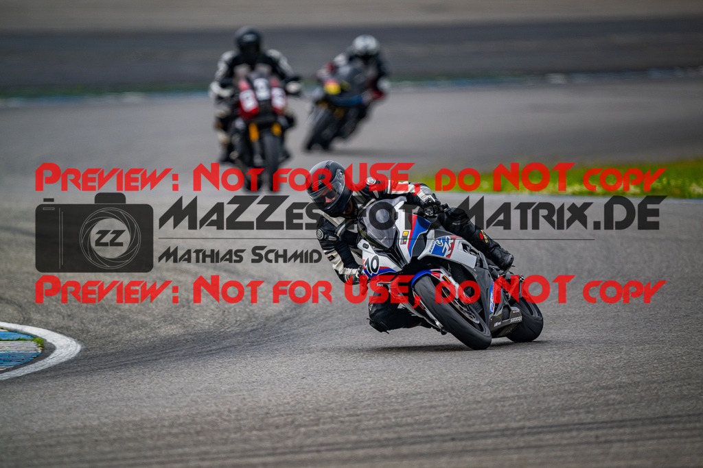 MaZZes_FotoMatrix_240702_6007705_9401 | GELB