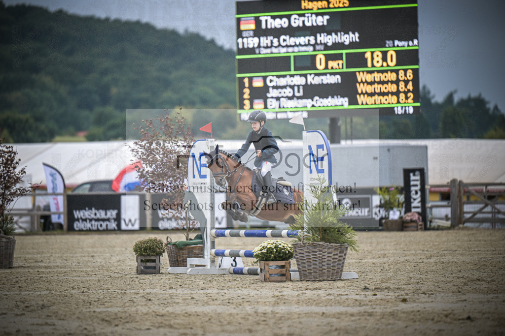 DOS_0942 | Entdecke hochwertige Reitturnierfotos von Foto Oger. Professionell, emotional und authentisch – jetzt Lieblingsmomente im Shop bestellen.Deutschlandweite Turnierfotografie. - Realisiert mit Pictrs.com