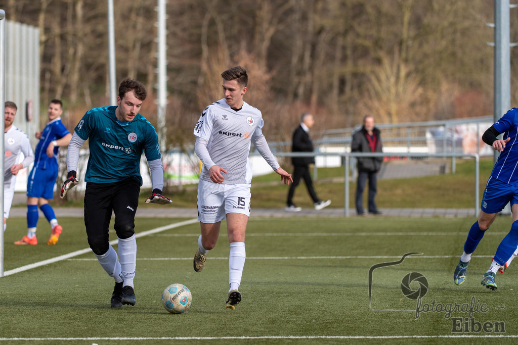 FC Rastede-SV Brake | Herren Bezirks-Testspiel; FC Rastede (blau)-SV Brake (weiß) am 02.03.2025 in Rastede (Sportanlage Kötterswegs), Photo: Philip Eiben 2025 - Realisiert mit Pictrs.com