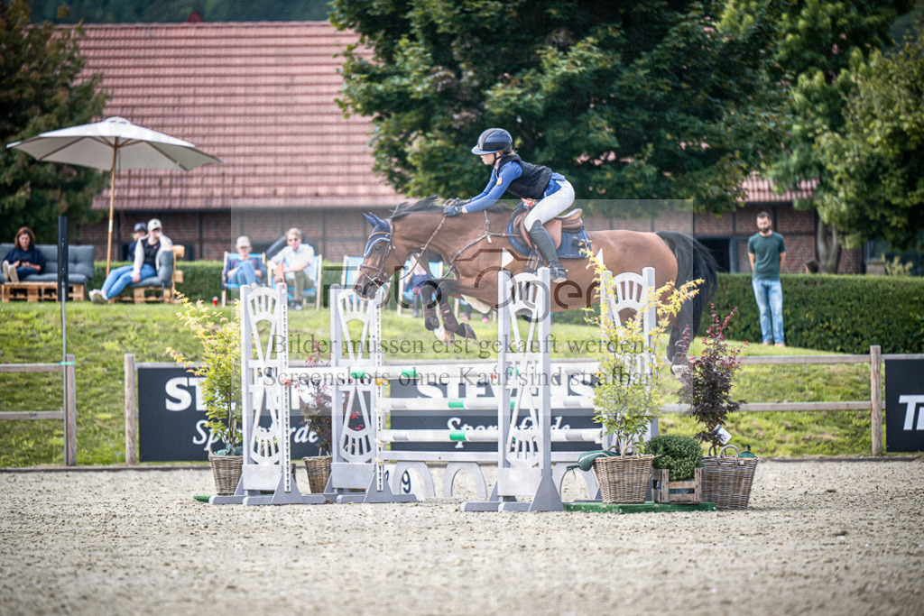 DOS_9574 | Entdecke hochwertige Reitturnierfotos von Foto Oger. Professionell, emotional und authentisch – jetzt Lieblingsmomente im Shop bestellen.Deutschlandweite Turnierfotografie. - Realisiert mit Pictrs.com