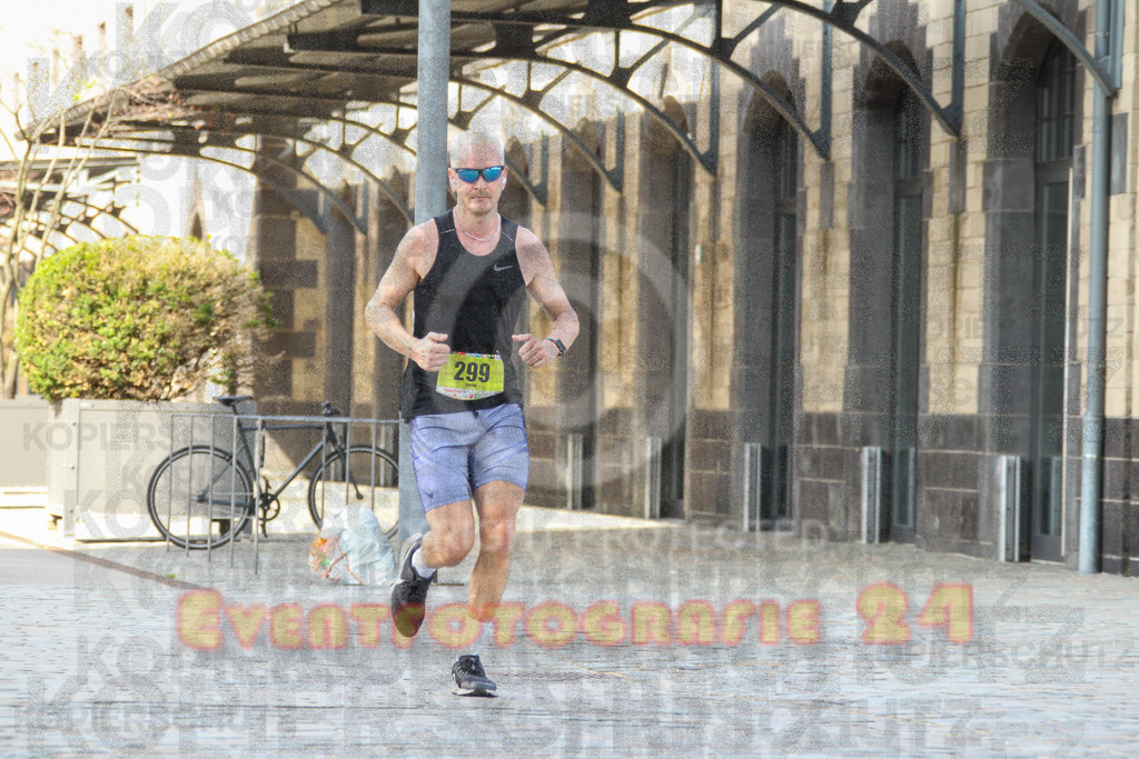 250920_1453_EV4_7389 | Sportfotografie im Rhein-Sieg Kreis, Köln, Bonn, NRW, Rheinland Pfalz, Hessen, etc. Unser Tätigkeitsfeld umfasst den Laufsport vom Volkslauf über den Marathon, Duathlon, Triathon bis zum Ultralauf wie Kölnpfad Ultra oder Schindertrail.