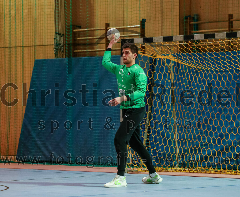 2023-11-26_039_SpVgg_Altenerding_gegen_TSV_1861_Mainburg | Erding, Deutschland, 26.11.2023:
Handball, Bezirksoberliga Männer 2023 / 2024, 9. Spieltag, SpVgg Altenerding gegen TSV 1861 Mainburg, Endergebnis: 34:20

Hannes Möser (TSV 1861 Mainburg, #1)

Foto: Christian Riedel / fotografie-riedel.net