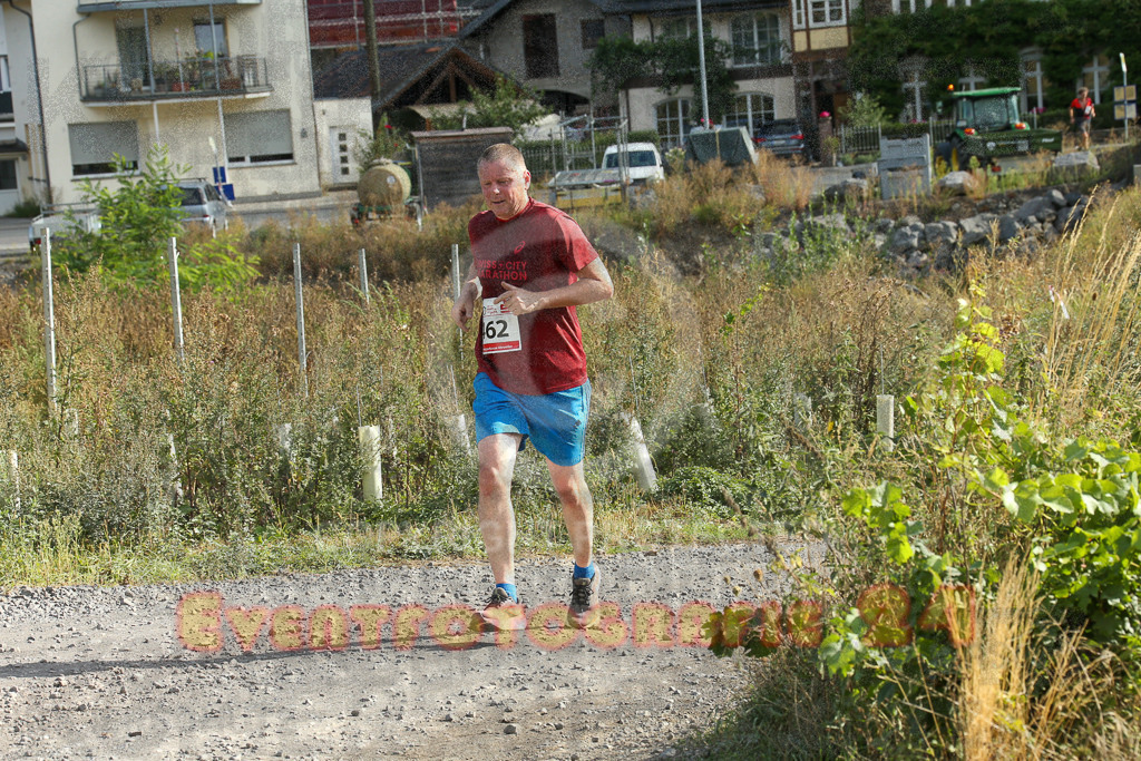 250830_1002_EX1_9195 | Sportfotografie im Rhein-Sieg Kreis, Köln, Bonn, NRW, Rheinland Pfalz, Hessen, etc. Unser Tätigkeitsfeld umfasst den Laufsport vom Volkslauf über den Marathon, Duathlon, Triathon bis zum Ultralauf wie Kölnpfad Ultra oder Schindertrail.