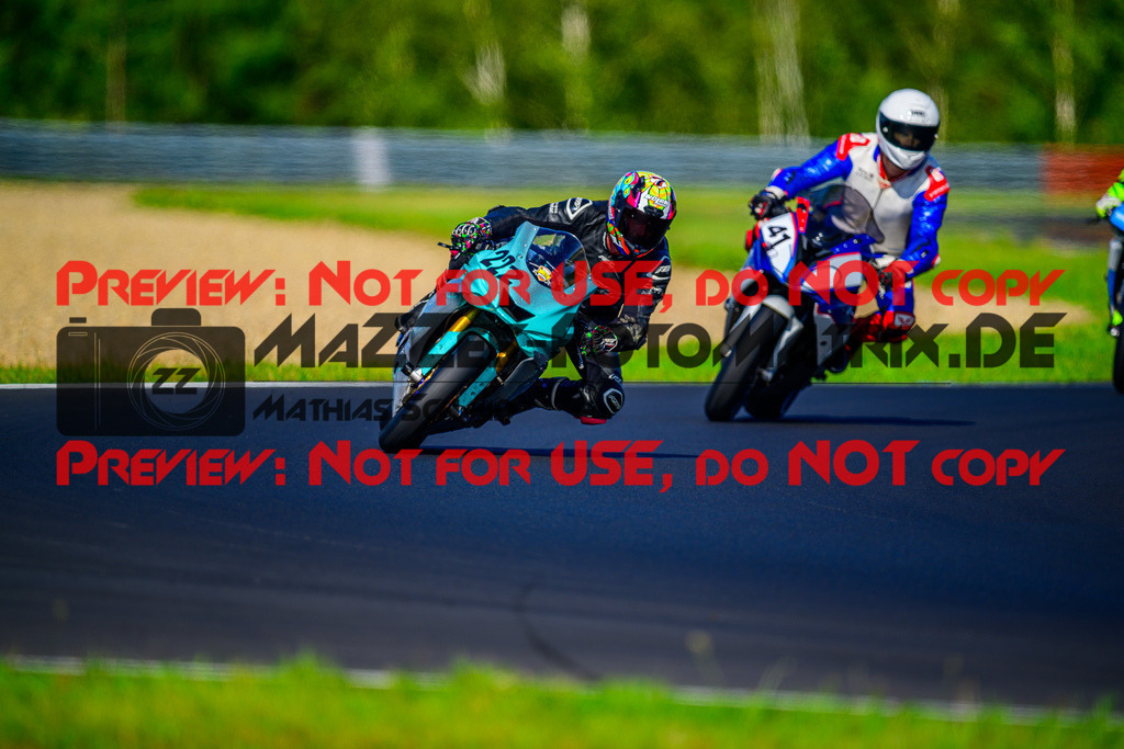 MaZZes_Fotomatrix_20250912_6007705_8306 | WEISS