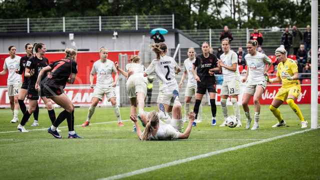 Frauen Fußball-Bundesliga; Bayer 04 Leverkusen - Werder Bremen, 17.05.2026 | LEVERKUSEN, 17.05.2026 - Cornelia Kramer (Bayer 04 Leverkusen, 7) trifft zum 1:2 während der Begegnung Bayer 04 Leverkusen - Werder Bremen an Spieltag 26 der Google Pixel Frauen-Bundesliga am 17.05.2026 im Ulrich-Haberland-Stadion in Leverkusen (Nordrhein-Westfalen). DFL REGULATIONS PROHIBIT ANY USE OF PHOTOGRAPHS AS IMAGE SEQUENCES AND/OR QUASI-VIDEO.