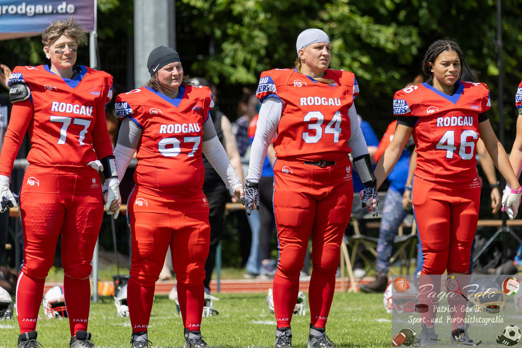 GFLW 1: German Football League Women 1: Rodgau Pioneers Ladies - Stuttgart Scorpions Sisters, 07.06.2026 | Nadine Scheibke (Rodgau Pioneers Ladies #77) &amp; Simone Rosing (Rodgau Pioneers Ladies #97) &amp; Kerstin Dreier (Rodgau Pioneers Ladies #34) &amp; Jana Jagana (Rodgau Pioneers Ladies #46) &amp; Klara Heinrich (Rodgau Pioneers Ladies #54), Rodgau Pioneers Ladies - Stuttgart Scorpions Sisters, Rodgau, Maingau-Energie-Stadion "Am Weichsee", 7.6.2026 - Realisiert mit Pictrs.com
