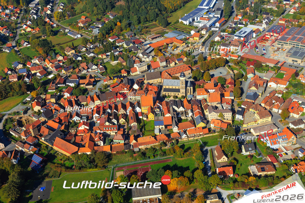 Die Luftaufnahme der Stadt Weismain wurde vom UL-Flugzeug heraus erstellt ( keine Drohne )- hohe Auflösung für beste Qualität