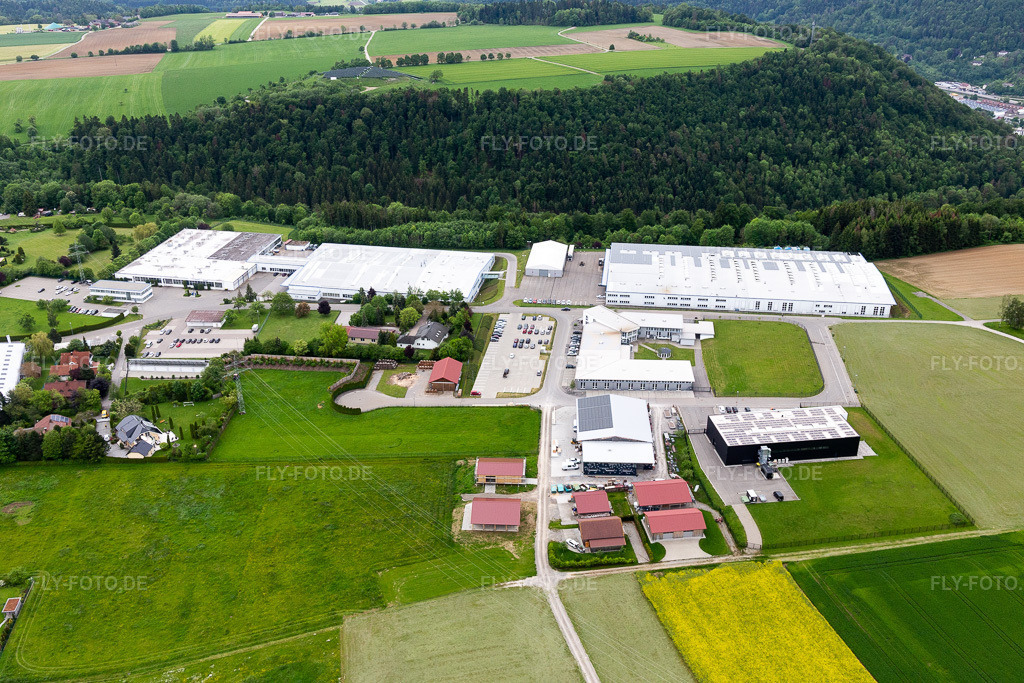 Luftbild: Industriegebiet Boll im Ortsteil Boll in Oberndorf im Bundesland Baden-Württemberg in Deutschland. Foto: IMG_114739.jpg vom 31.05.2019 durch Werner Riehm/FLY-FOTO.de