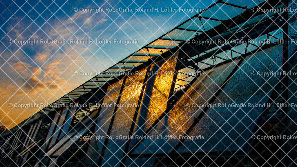 SonnenuntergangGewächshaus | Gewächshaus im Sonnenuntergang - Realisiert mit Pictrs.com